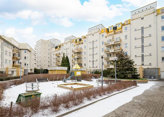 Apartment Metro Ursynow Homely By Bookinghost *