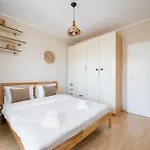 Metro Ursynow Homely By Bookinghost Daire *