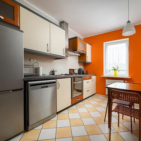 Metro Ursynow Homely By Bookinghost Daire