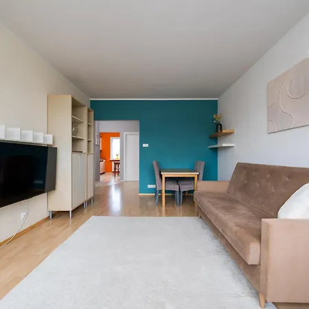 Metro Ursynow Homely By Bookinghost Daire