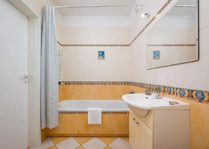 Metro Ursynow Homely By Bookinghost